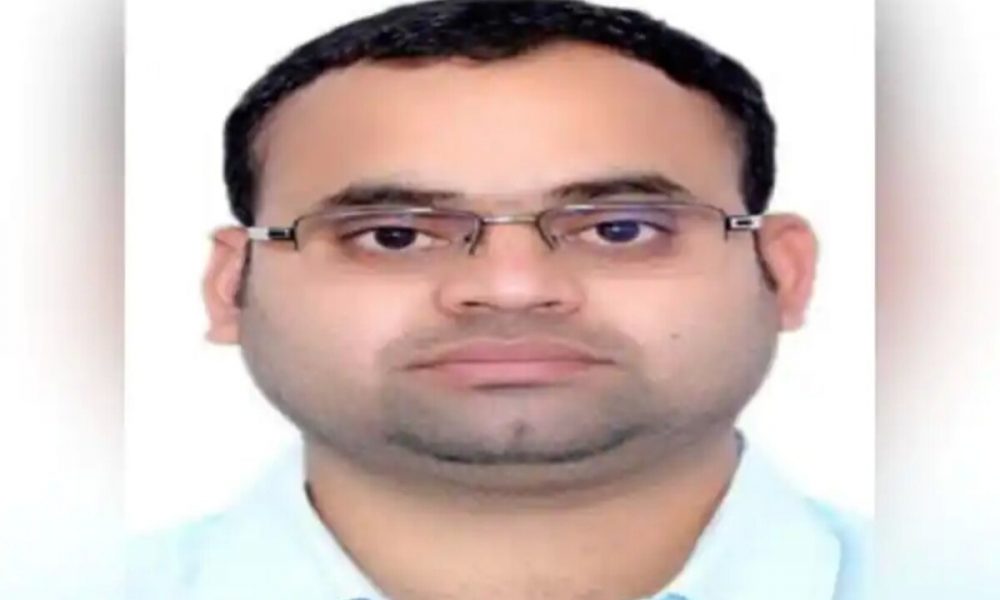 Bihar hindi assistant professor returns his salary of over 23 lakhs because there were no Students to teach