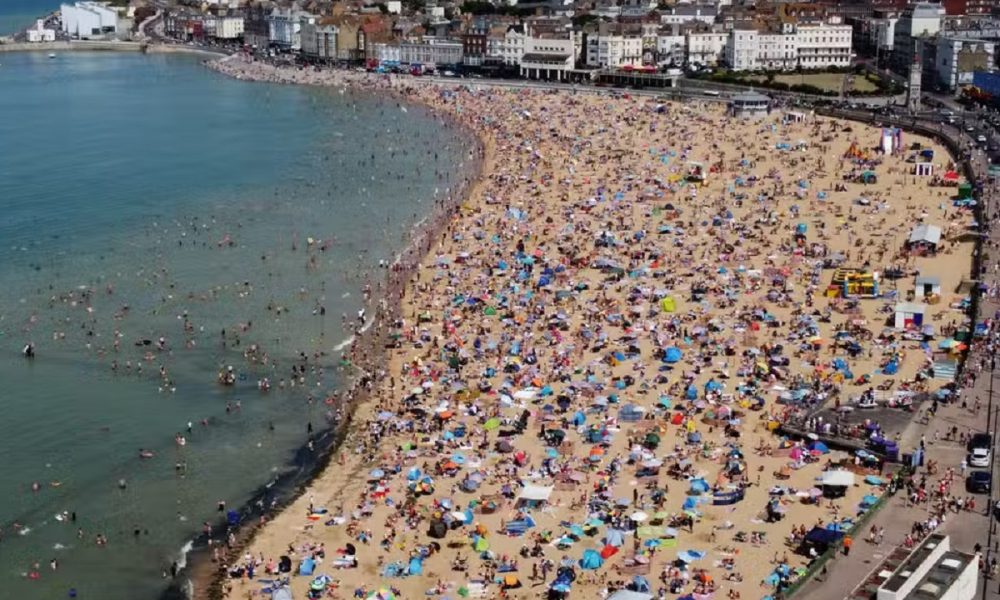 UK braces for epic heatwave for 1st time, ‘red warning’ over 40 degree; how papers reported it