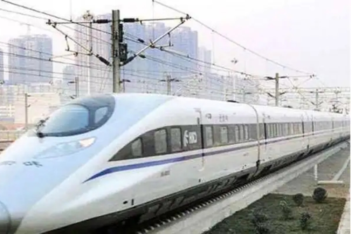 Delhi-Varanasi Bullet Train (1)