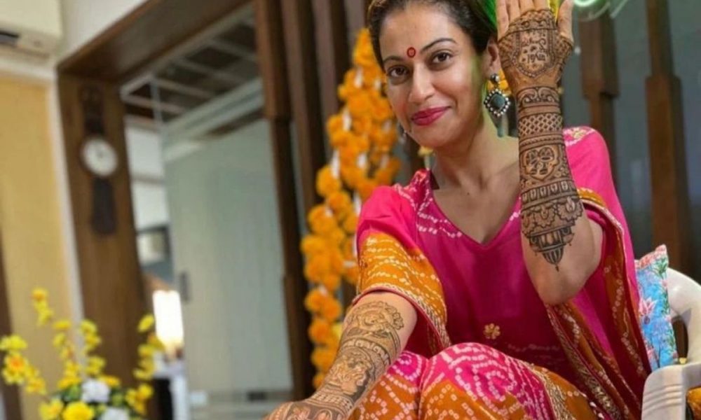 Payal-Sangram: Duo is all prepared to tie the knot; Payal flaunts her Mehendi at her Mehendi ceremony (SEE PICS)