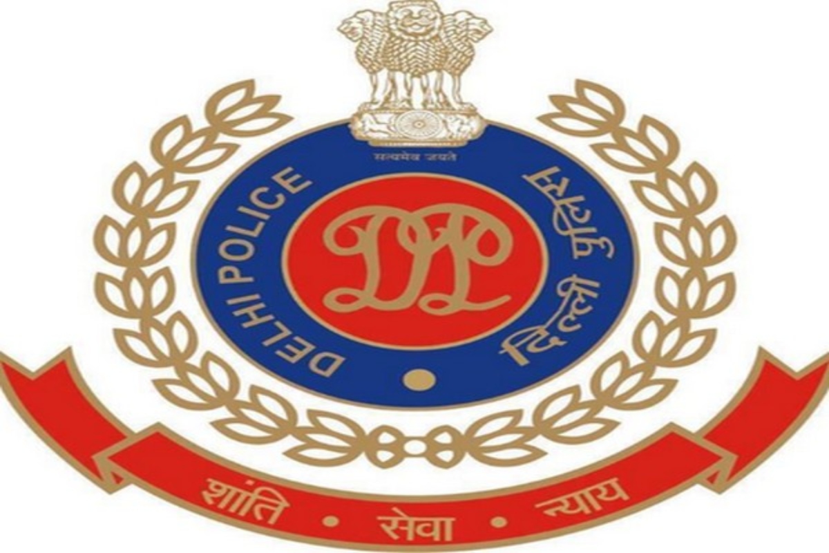 Delhi Police busts illicit liquor factory, one arrested