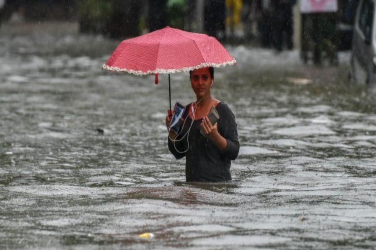 Amid heavy rains, Maharashtra CM directs officials to keep NDRF squads on standby