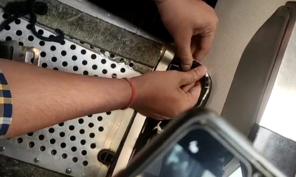Over 0.5 kg Gold bars seized from SpiceJet flight, was hidden in seat pipe of aircraft (VIDEO)