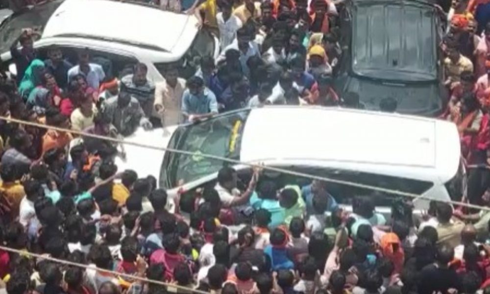 WATCH: Protesters jolt BJP MP’s car in anger over Yuva Morcha worker’s killing in Karnataka
