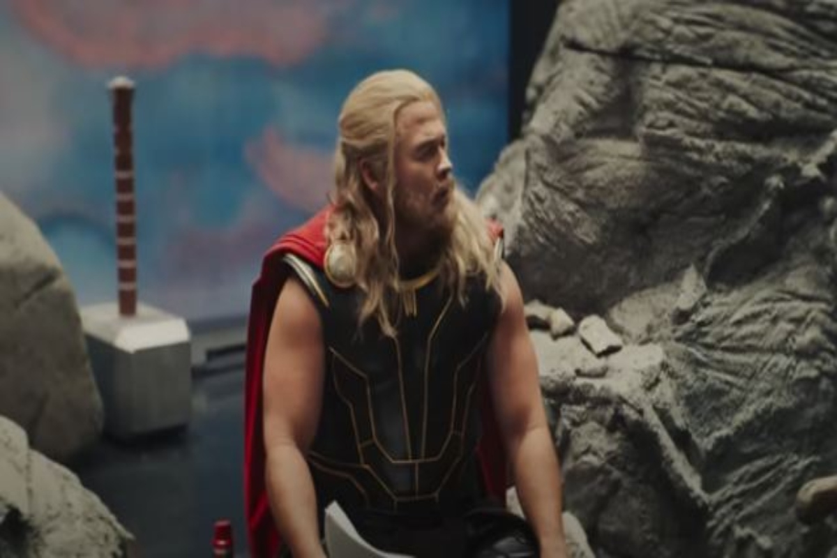 Chris Hemsworth’s brother Luke plays Thor in viral commercial (VIDEO)