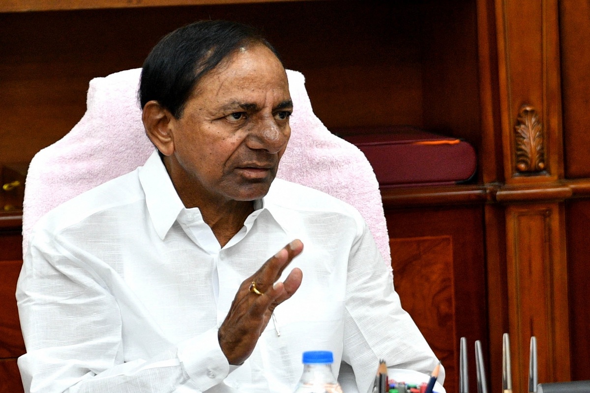 KCR directs TRS MPs to raise voice against injustice to Telangana in Parliament