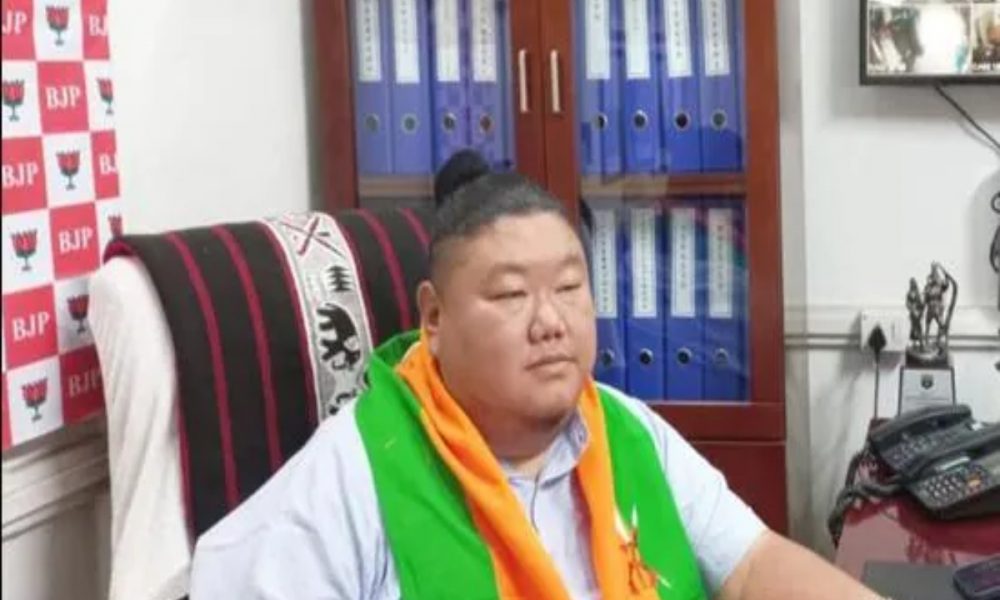 “Because I have small eyes, less dirt enters…” says Nagaland minister Temjen Imna, netizens applaud his gesture (VIDEO)