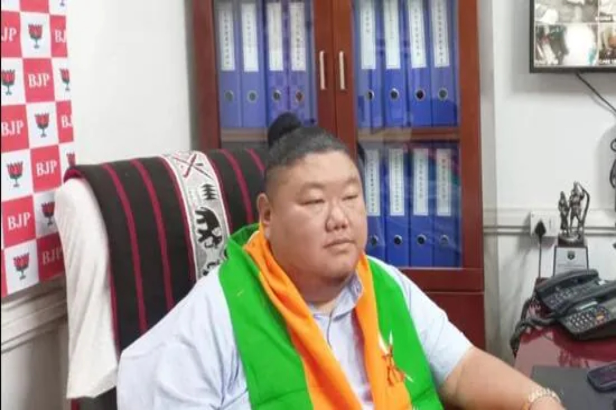“Because I have small eyes, less dirt enters…” says Nagaland minister Temjen Imna, netizens applaud his gesture (VIDEO)