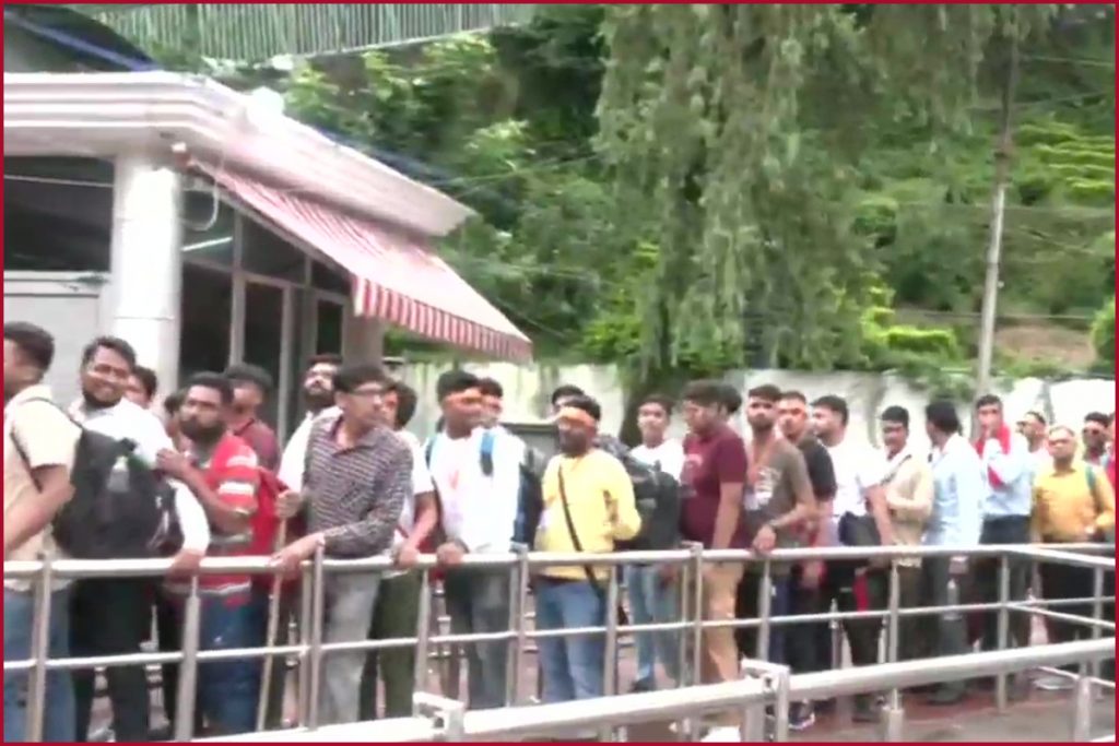 J-K: Vaishno Devi Yatra Resumes After Being Suspended Due To Flash ...