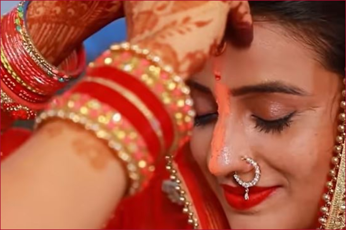 Teej Kea Baratiya, Bhojpuri Song: Akshara Singh’s keeps fast for her husband, praises Lord Shiva-WATCH