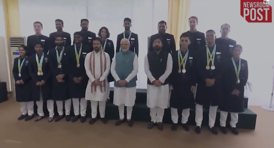 PM Modi meets CWG 2022 medal winners (VIDEO)