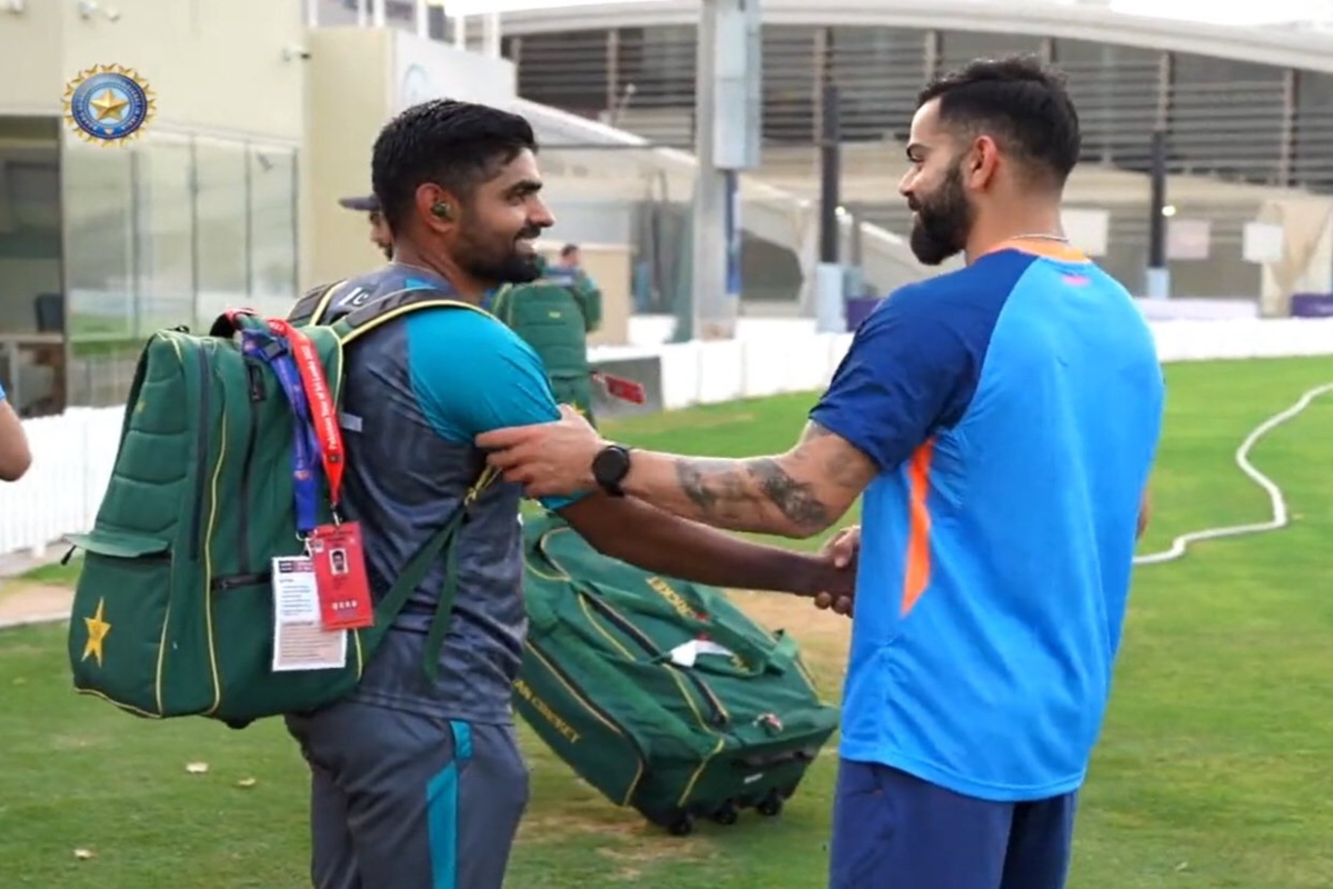 ‘Pic of the day’: Fans hype up as Virat Kohli, Babar Azam meet before their game