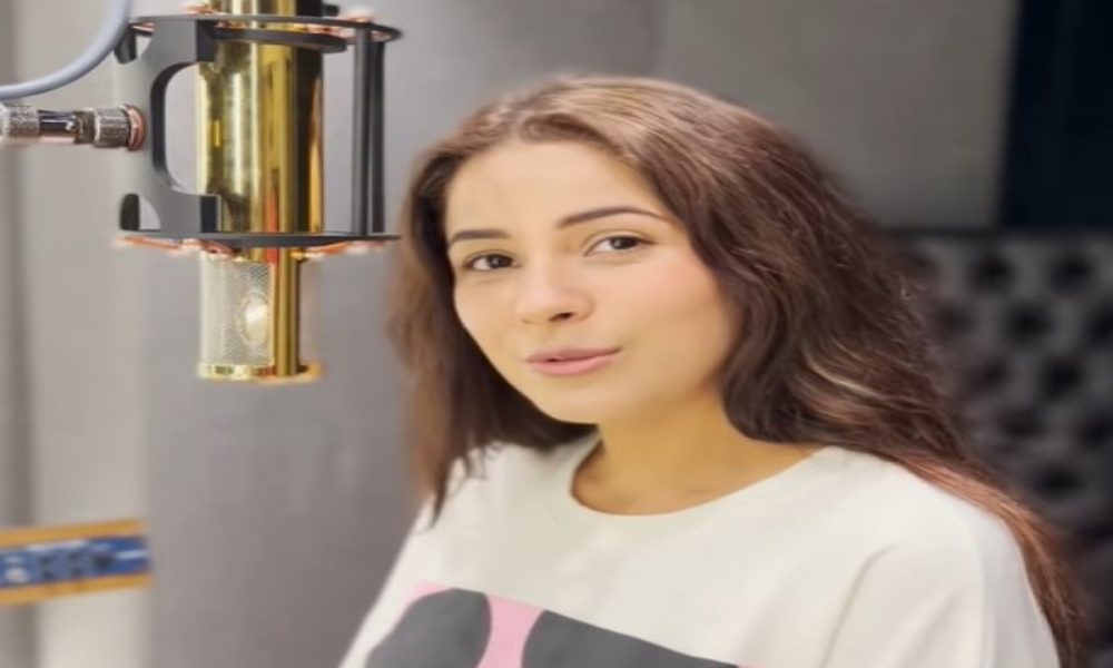 Shehnaaz Gill’s soulful voice smashes the internet as she sings “Taaron Ka Shehar,” a song by Neha Kakkar