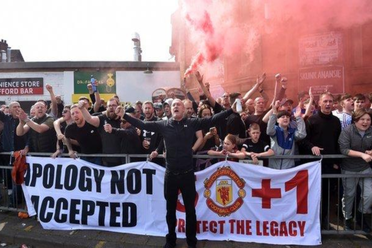 #GlazersOut trending on Twitter as Man U fans protest against owners