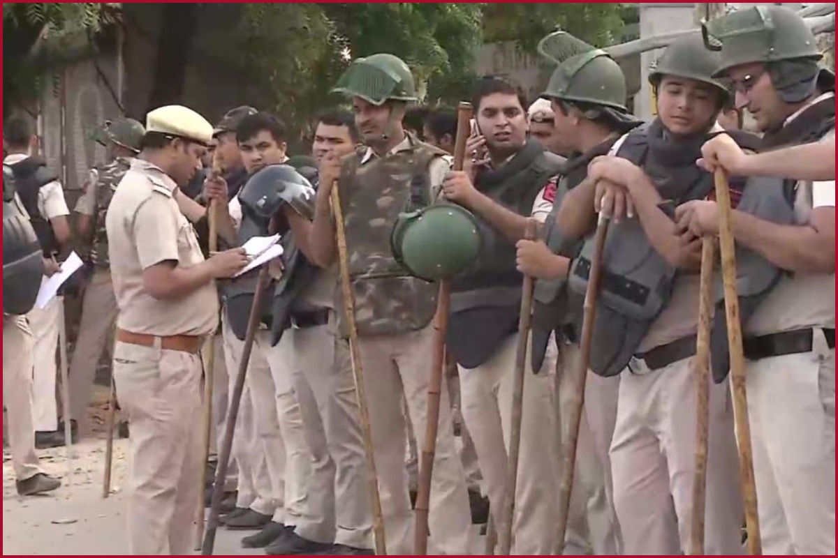 Security beefed up at Singhu, Ghazipur borders as farmers to hold protest at Jantar Mantar today