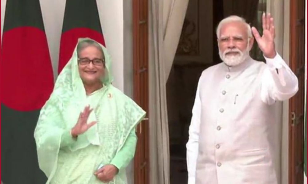 Sheikh Hasina meets Indian counterpart Narendra Modi at Hyderabad House
