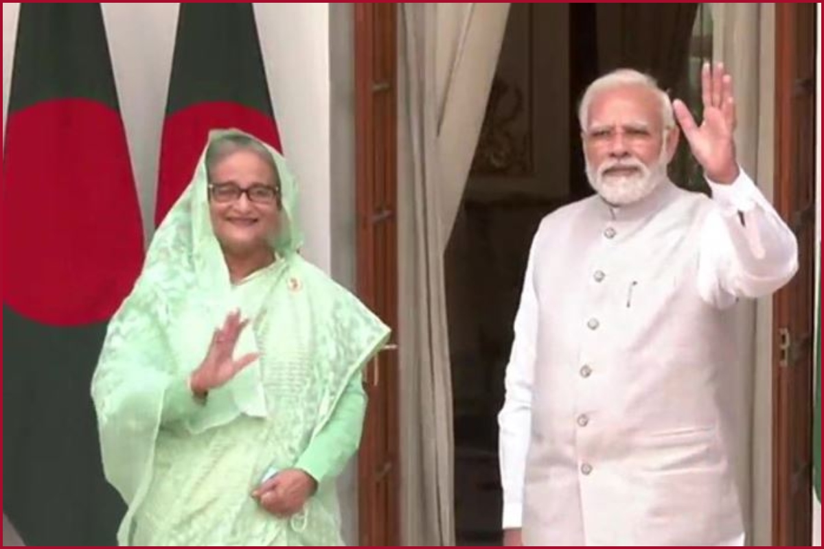Sheikh Hasina meets Indian counterpart Narendra Modi at Hyderabad House