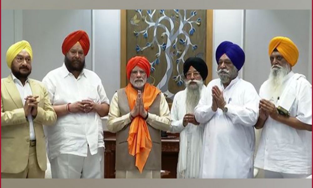 Sikh delegation meets Prime Minister Modi at his residence today