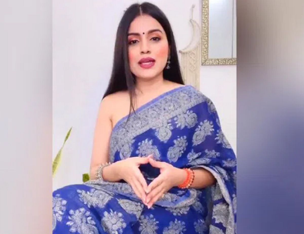 Nidhi Agarwal Sex Nude - Astrologer Nidhi advises on 'Saturn remedy', gets mocked by trolls not  wearing blouse; donations, memes follow