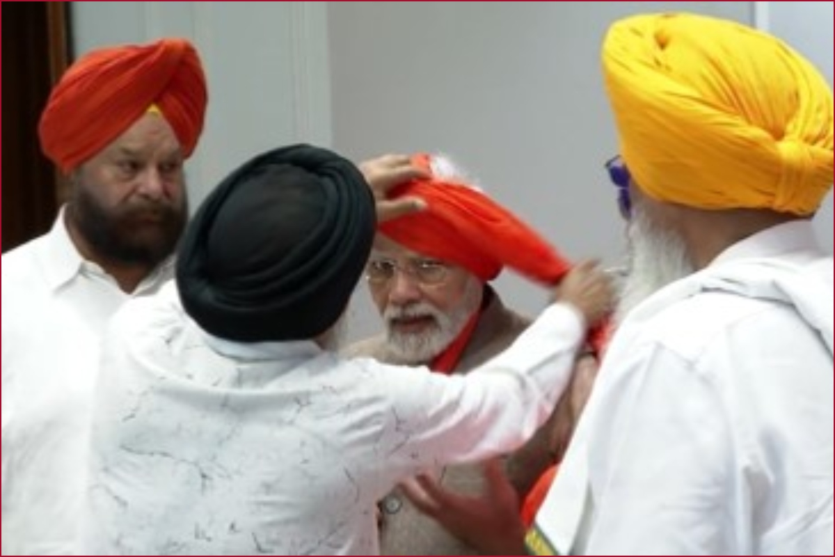 Sikh delegation meets PM Modi at his residence, offers him prasad of ‘Akandh Path’