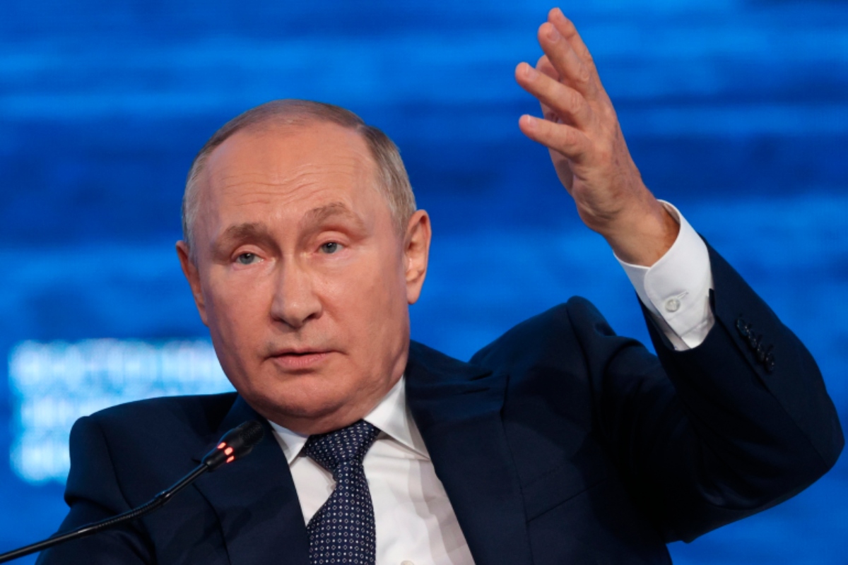 Putin confirms first nuclear weapons moved to Belarus
