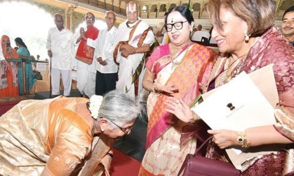 Pictures of Sudha Murthy bowing down to Mysore royal surfaces online, triggers discussion
