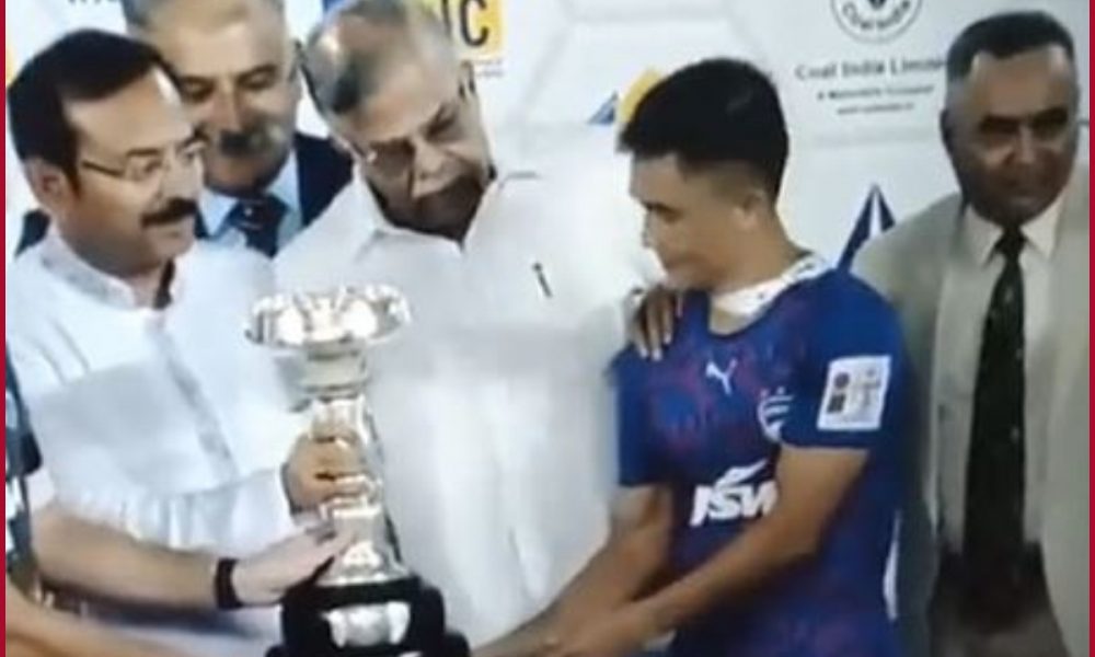 Durand Cup: Video of West Bengal Governor pushing Sunil Chhetri for a photo opportunity goes viral