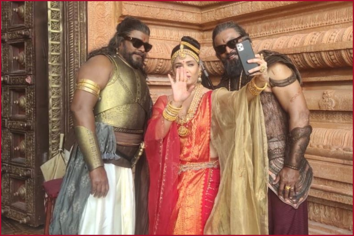 Ponniyin Selvan I: Aishwarya Rai Bachchan’s BTS photos with her co-stars; see here