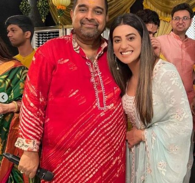 Akshra Singh visits Shankar Mahadevan’s home for Ganpati celebration