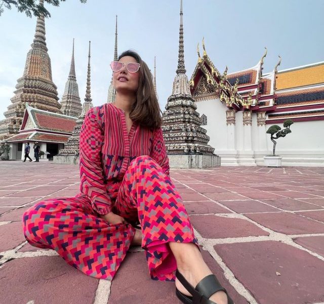 Hina Khan explores Bangkok in pink jumpsuit