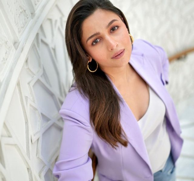 Alia Bhatt: The mom-to-be promotes Brahmastra in style