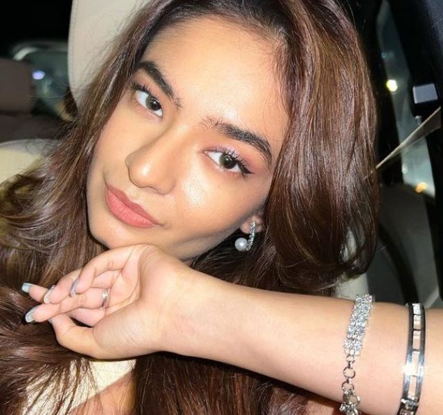 Anushka sen give stylish poses while sitting in car