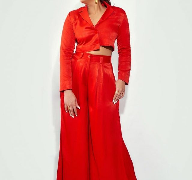 Huma Qureshi exudes gorgeousness in red glam quotient