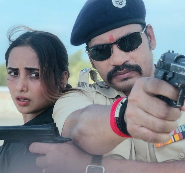 Bhojpuri diva Rani Chatterjee shares Behind the scenes pictures from her new film