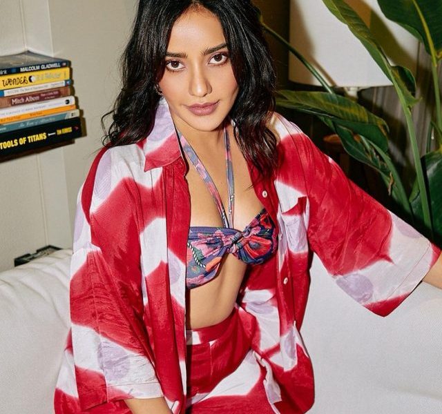 Neha Sharma’s summer look is jaw-dropping