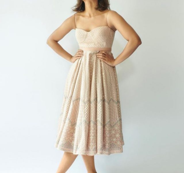 Radhika Apte promotes ‘Vikram Vedha’ in midi skirt