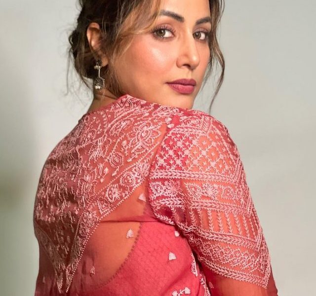 Hina Khan adorns beautiful embroider saree