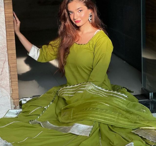 Anushka Sen’s green salwar suit is all about desi vibes in this navratri