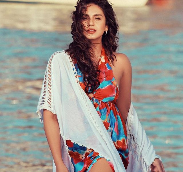 Huma Qureshi  raises temperature in printed printed maxi dress