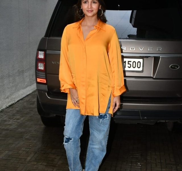 Mommy to be Alia Bhatt brings sunshine in baggy yellow overstretched shirt and denim