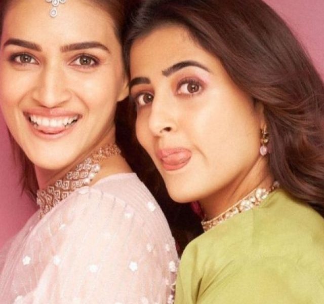 The Rocking Sisters of Bollywood Town, Kriti and Nupur