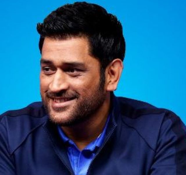 MS Dhoni introduces Oreo for the first time in India again!