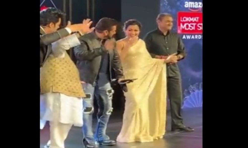 While receiving the award, Rashmika Mandanna groves on “Saami” song with Salman Khan: Watch video