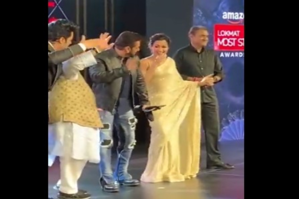 While receiving the award, Rashmika Mandanna groves on “Saami” song with Salman Khan: Watch video