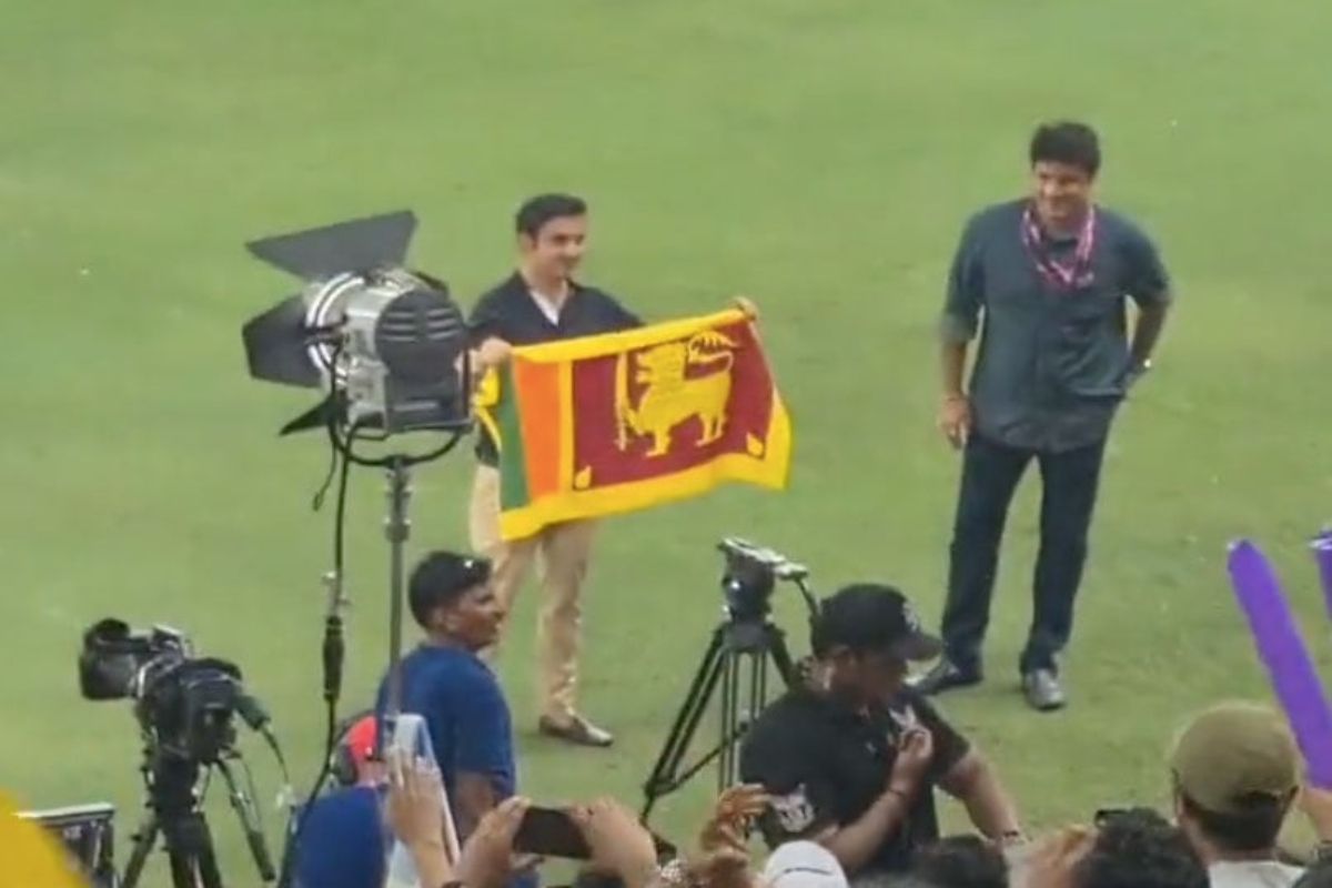 Asia Cup 2022: Gautam Gambhir poses with Sri Lankan flag, appreciates team for victory