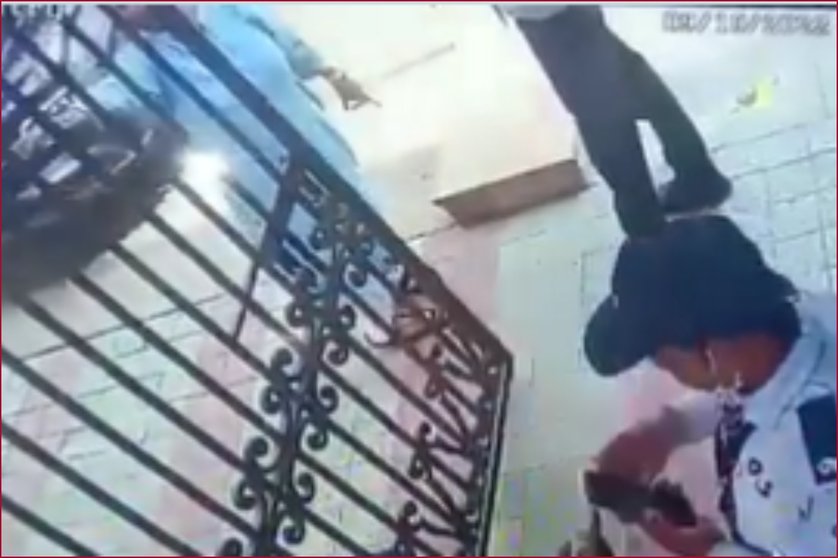After Bhavya Roy, now this woman caught slapping security guard in Noida’s Cleo County Society (VIDEO)
