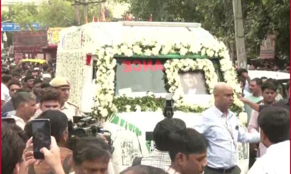 Comedian Raju Srivastav cremated at Nigambodh Ghat crematorium