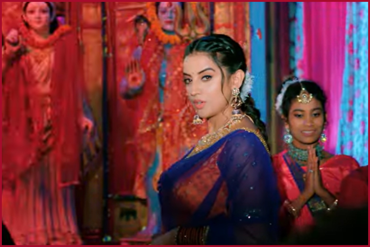 Akshara Singh’s ‘Jai Jagdambe’ Bhojpuri Devi Geet: Complete your Navratri with this song