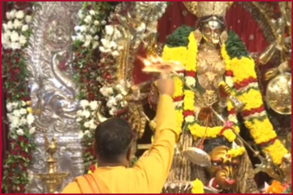 Navratri 2022: Maha Panchami today, devotees worship Goddess Skandamata