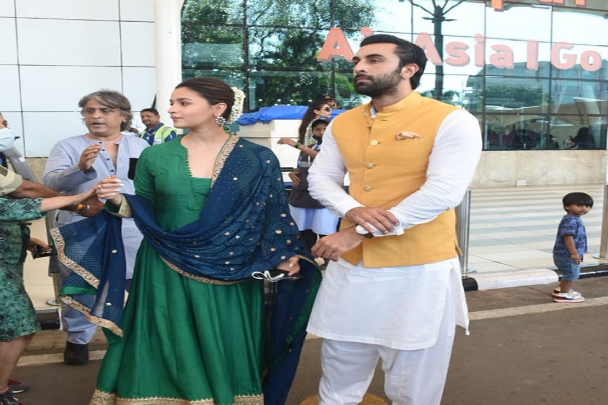 Alia Bhatt, Ranbir Kapoor look elegant in ethnic wear as they visit  Mahakaleshwar temple with Ayan Mukerji